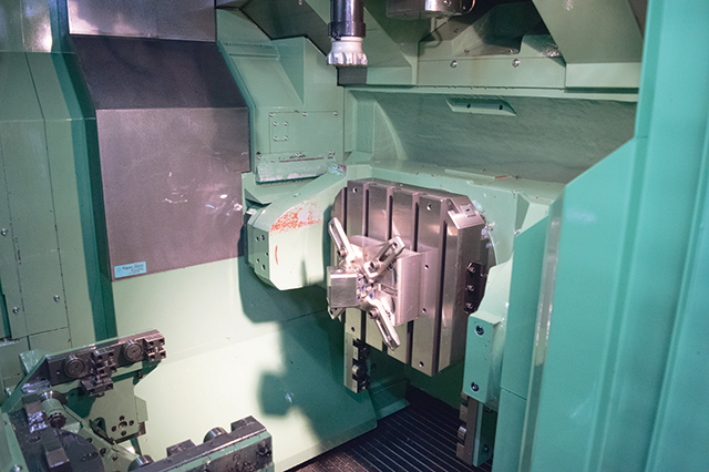 5 axis machining center