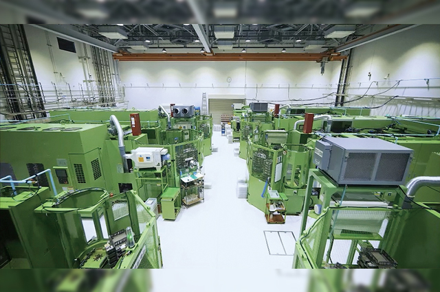 Multiaxis machining center
